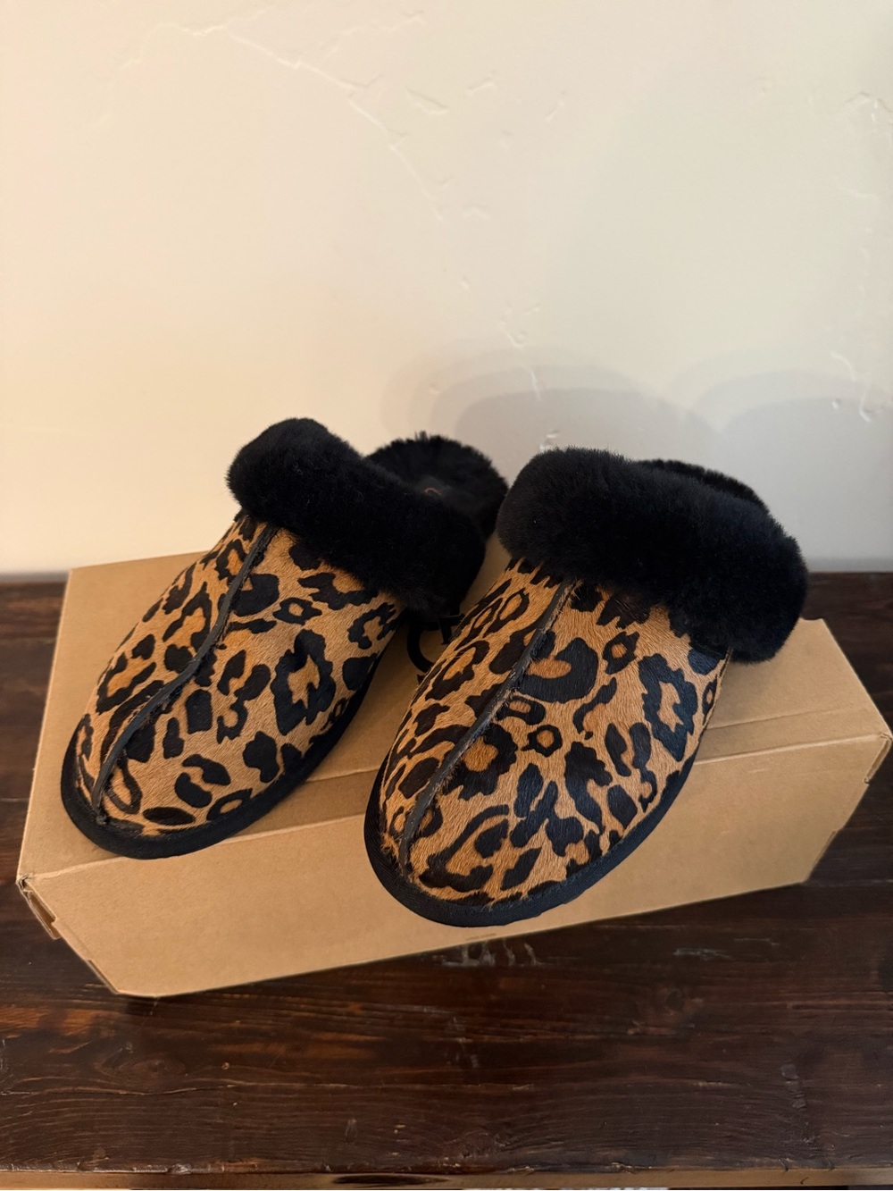 Women’s Ugg Slippers - Leopard Calf Hair - 9